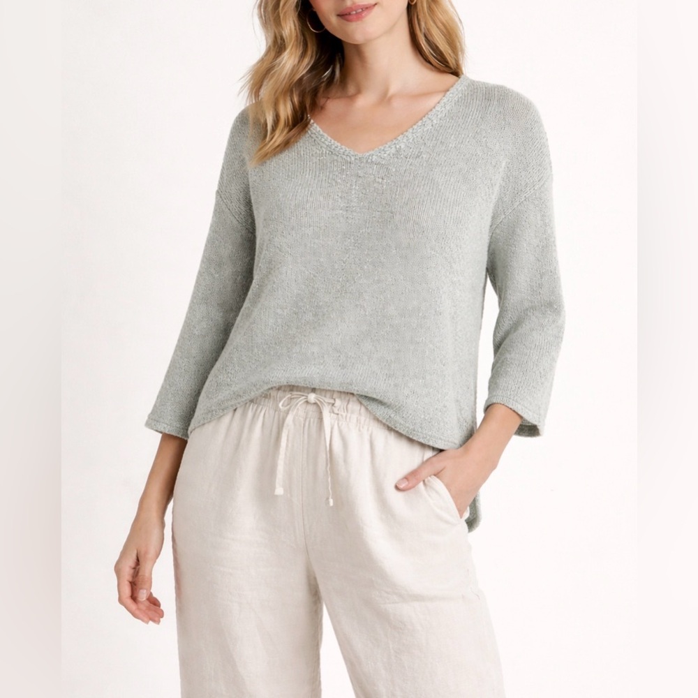 Eileen Fisher Quiet Luxury Linen Blend Baby Blue V-Neck Sweater – Relaxed Fit